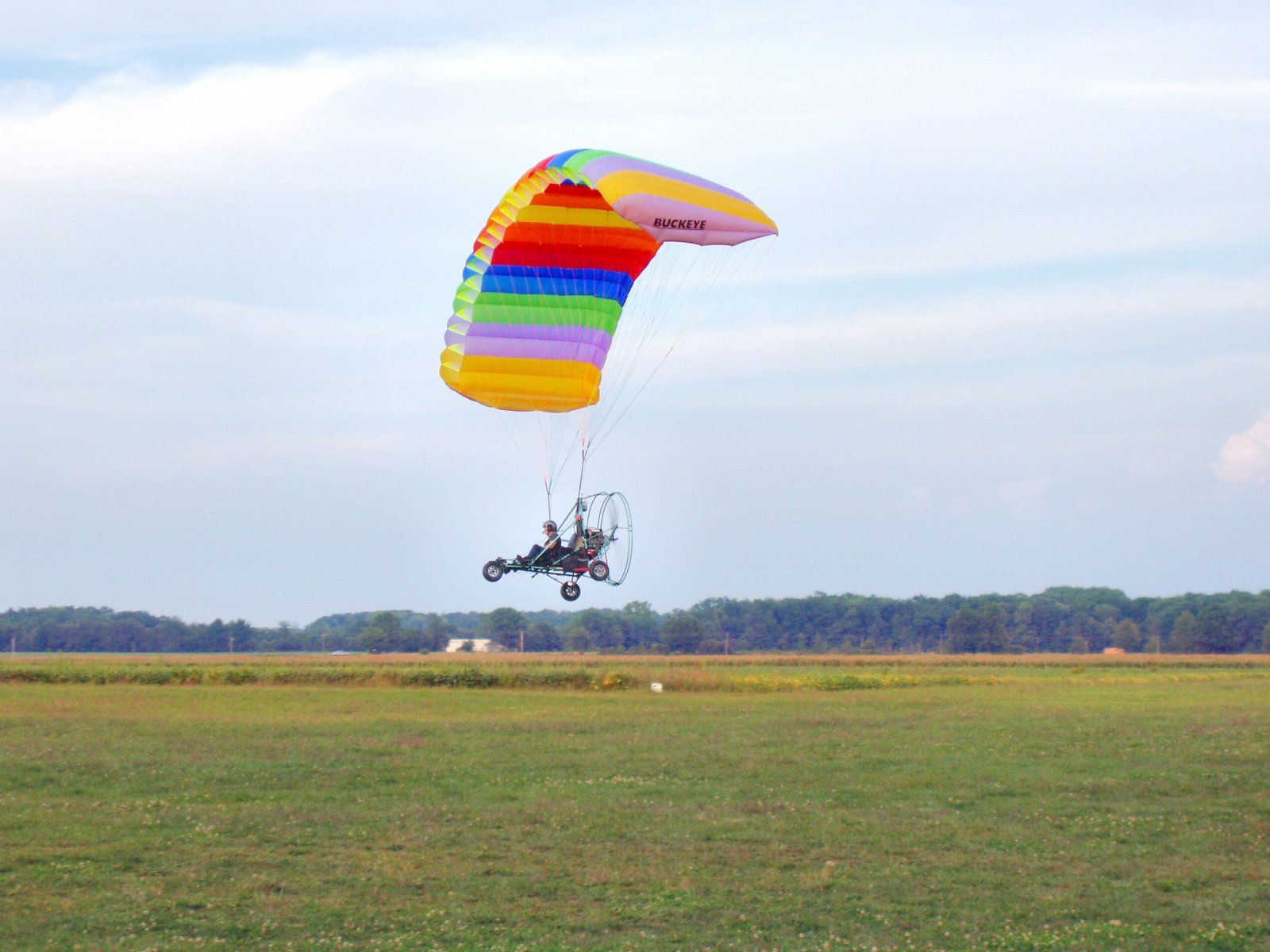 18-38-52-Powered-parachute-flying.jpg