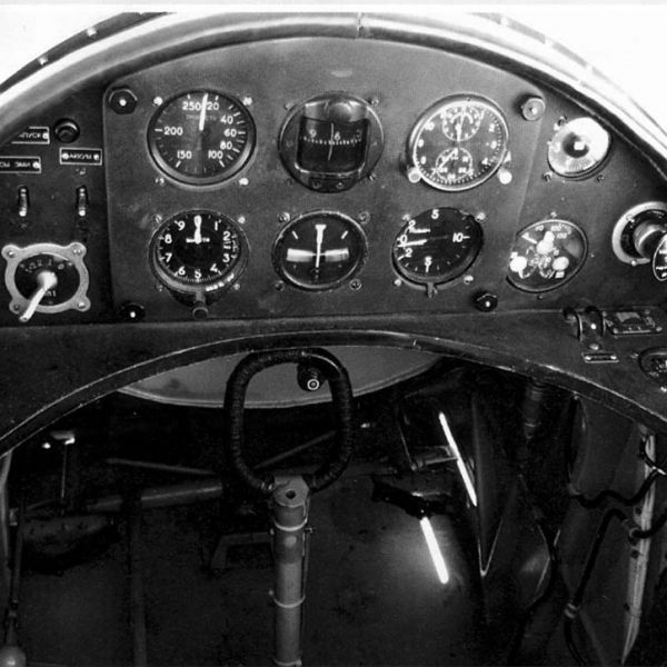 24.Pribornaya-panel-kabiny-U-2.-600x600.jpg