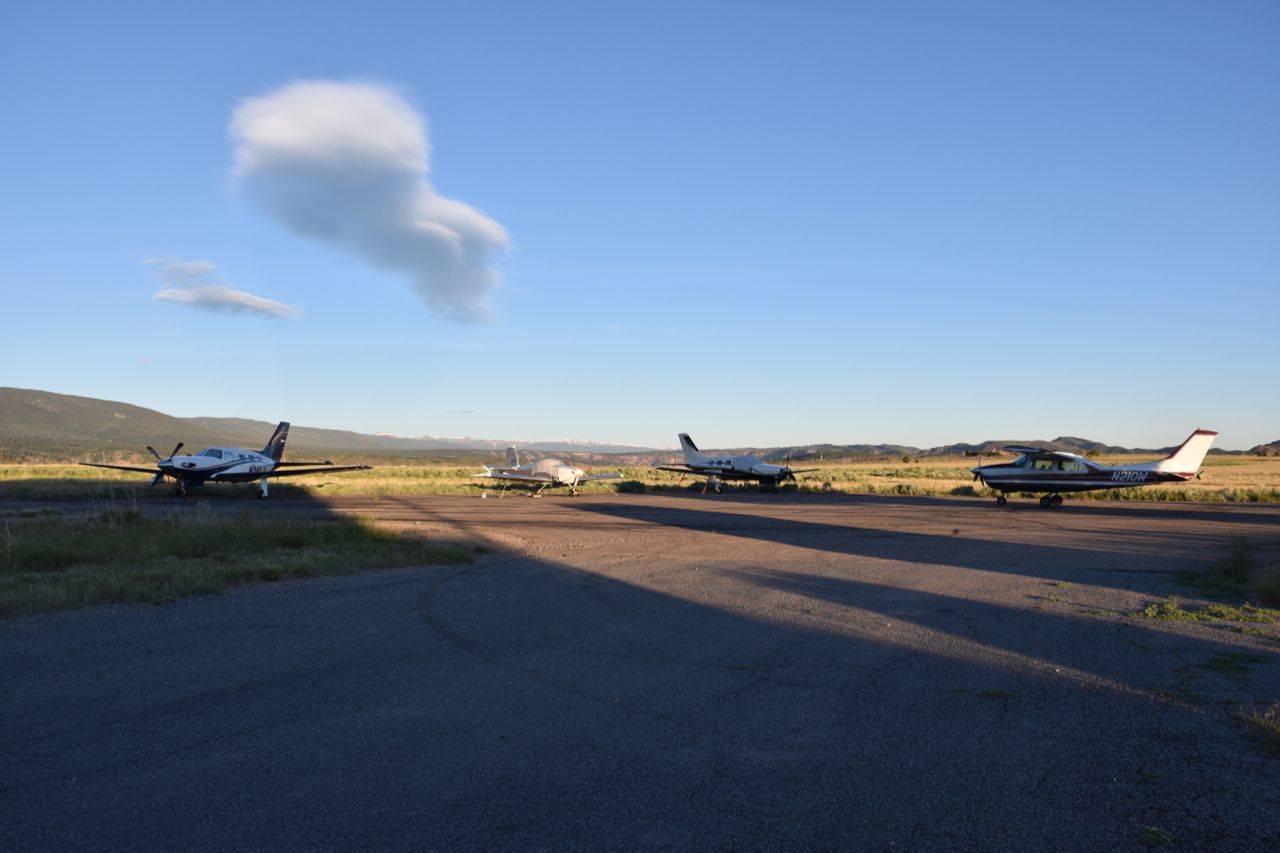4 planes in 3 parking spots - 1 (1).jpg
