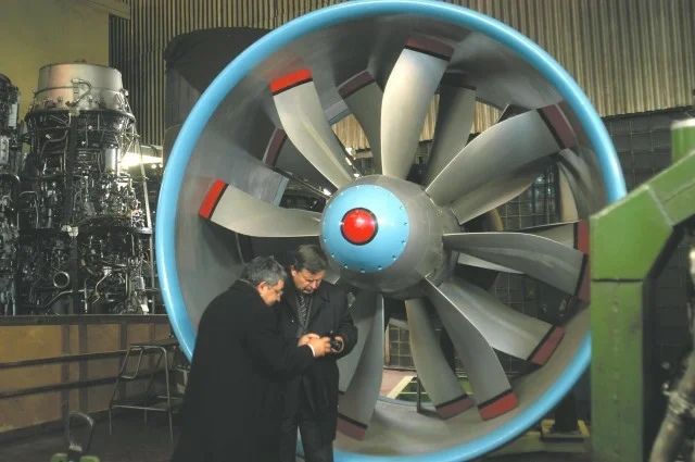 4Kx2JtAF8Xs.jpg