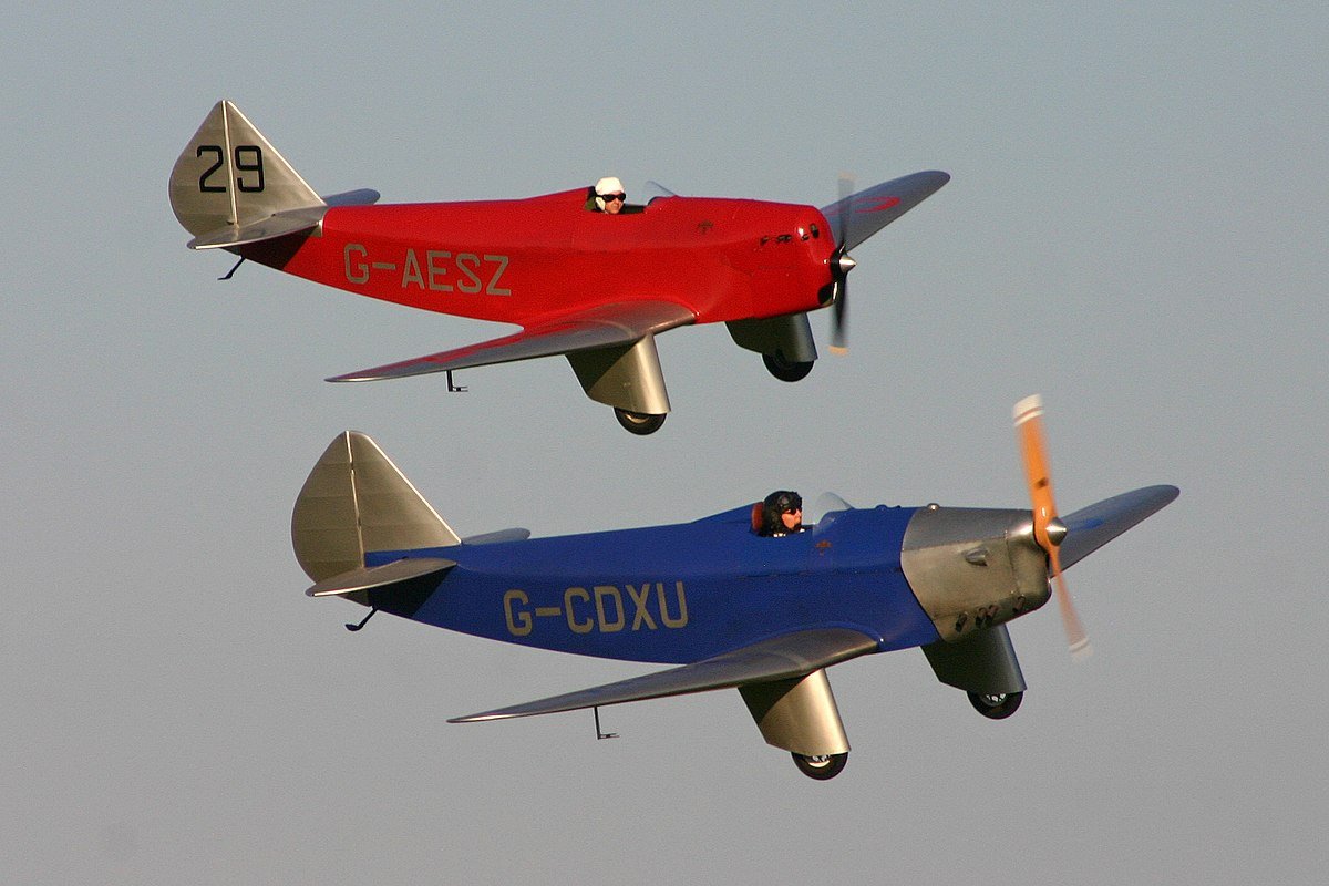 Chilton_DW1_formation_at_Old_Warden_(6740841761).jpg