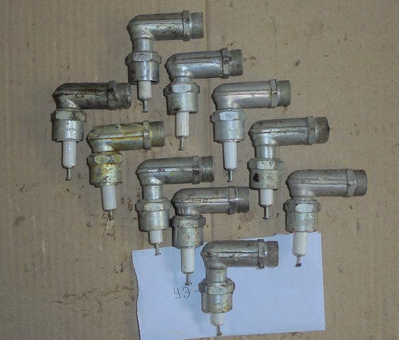 Продаю угольники УЭ-09-2 с запальной свечой