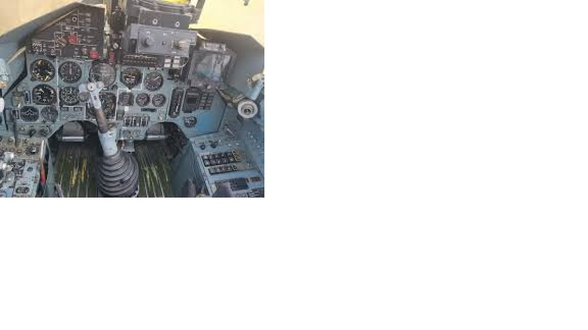 Кабина су-27 джипег.jpg