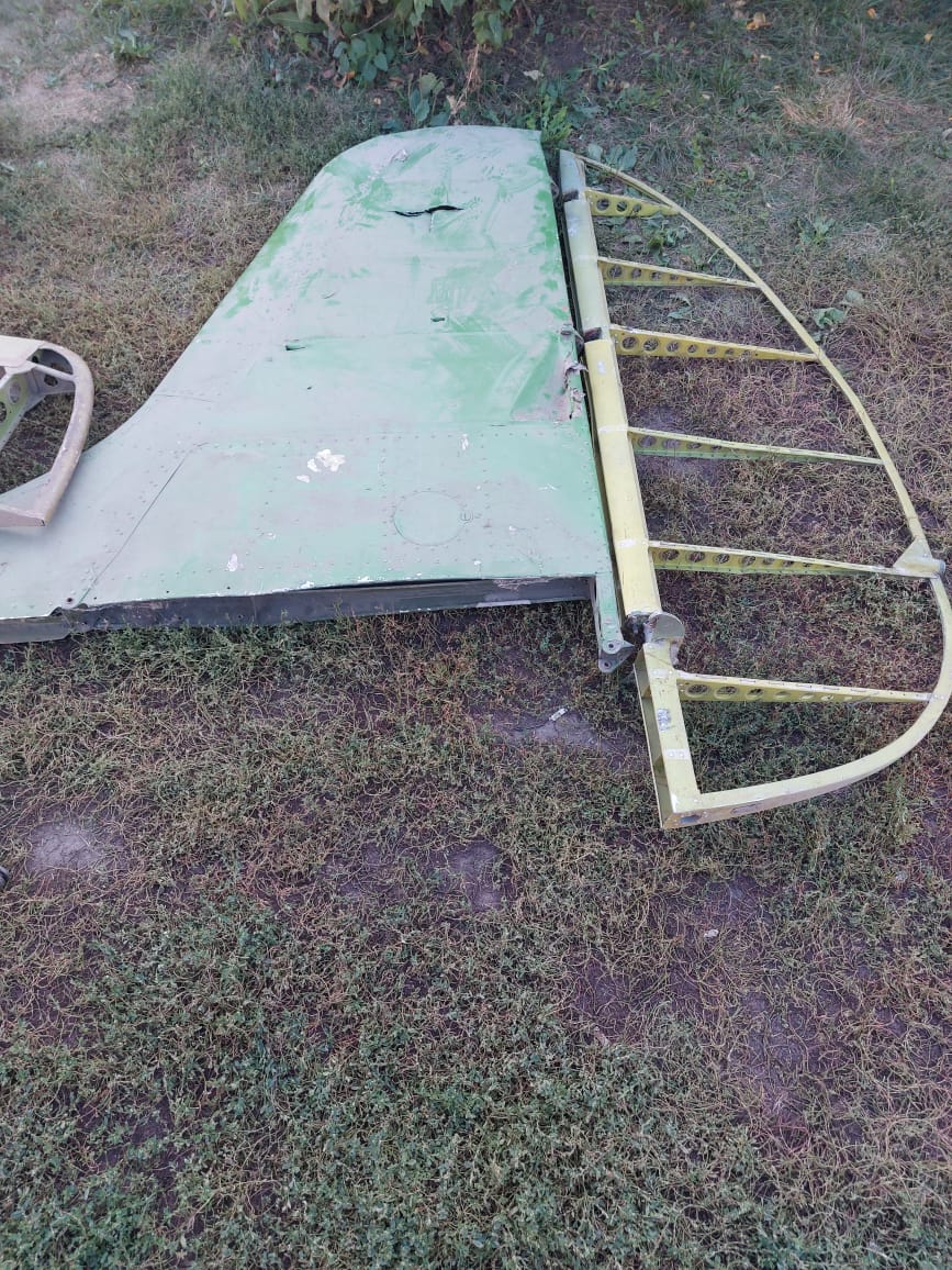 Киль и руль 02.jpg Киль и руль 02.jpg