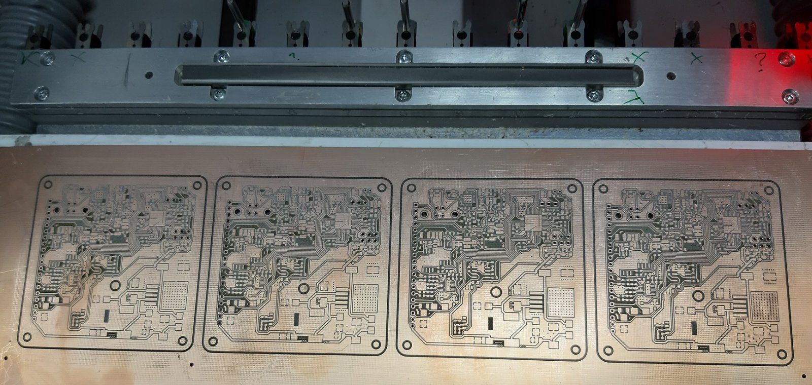 PCBA in drossel.jpg