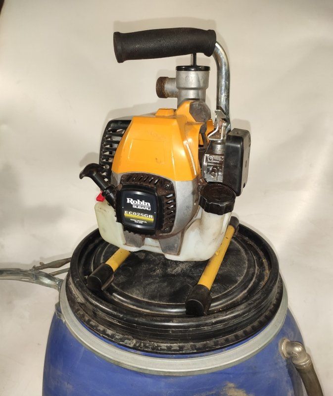 Помпа на бочке.jpg