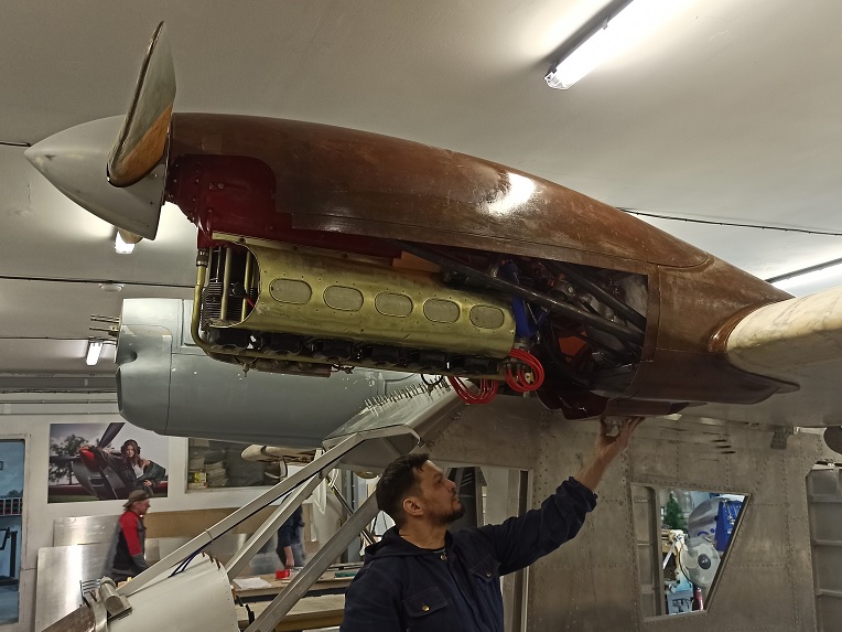 Самолёт Горыныч 1027.jpg