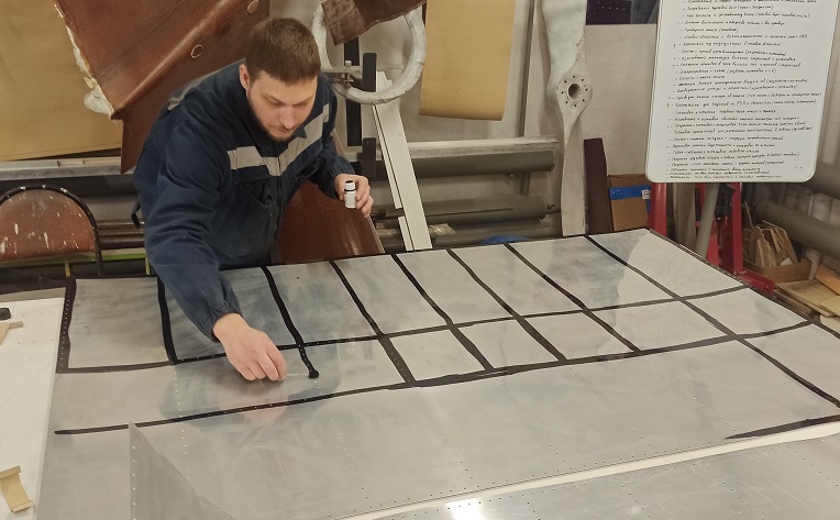 Самолёт Горыныч 1037.jpg