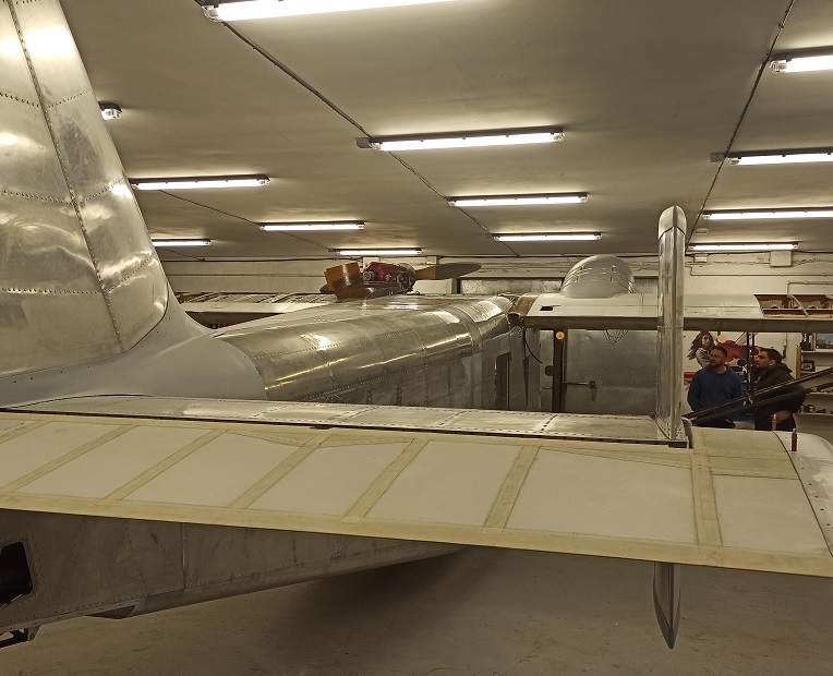 Самолёт Горыныч 1049.jpg