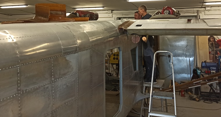 Самолёт Горыныч 1130.jpg