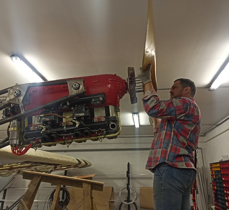 Самолёт Горыныч 912.jpg