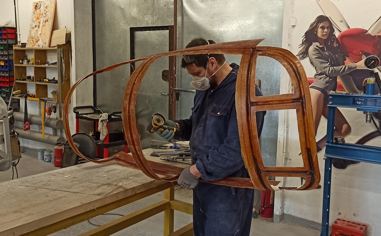 Самолёт Горыныч 996.jpg