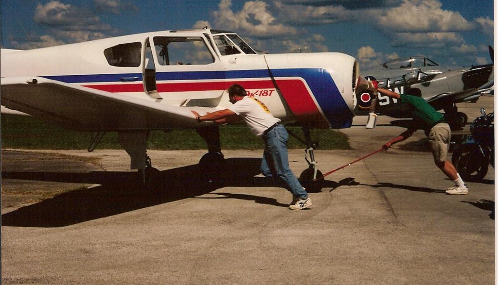 Yak-18T 013 (Large).jpg