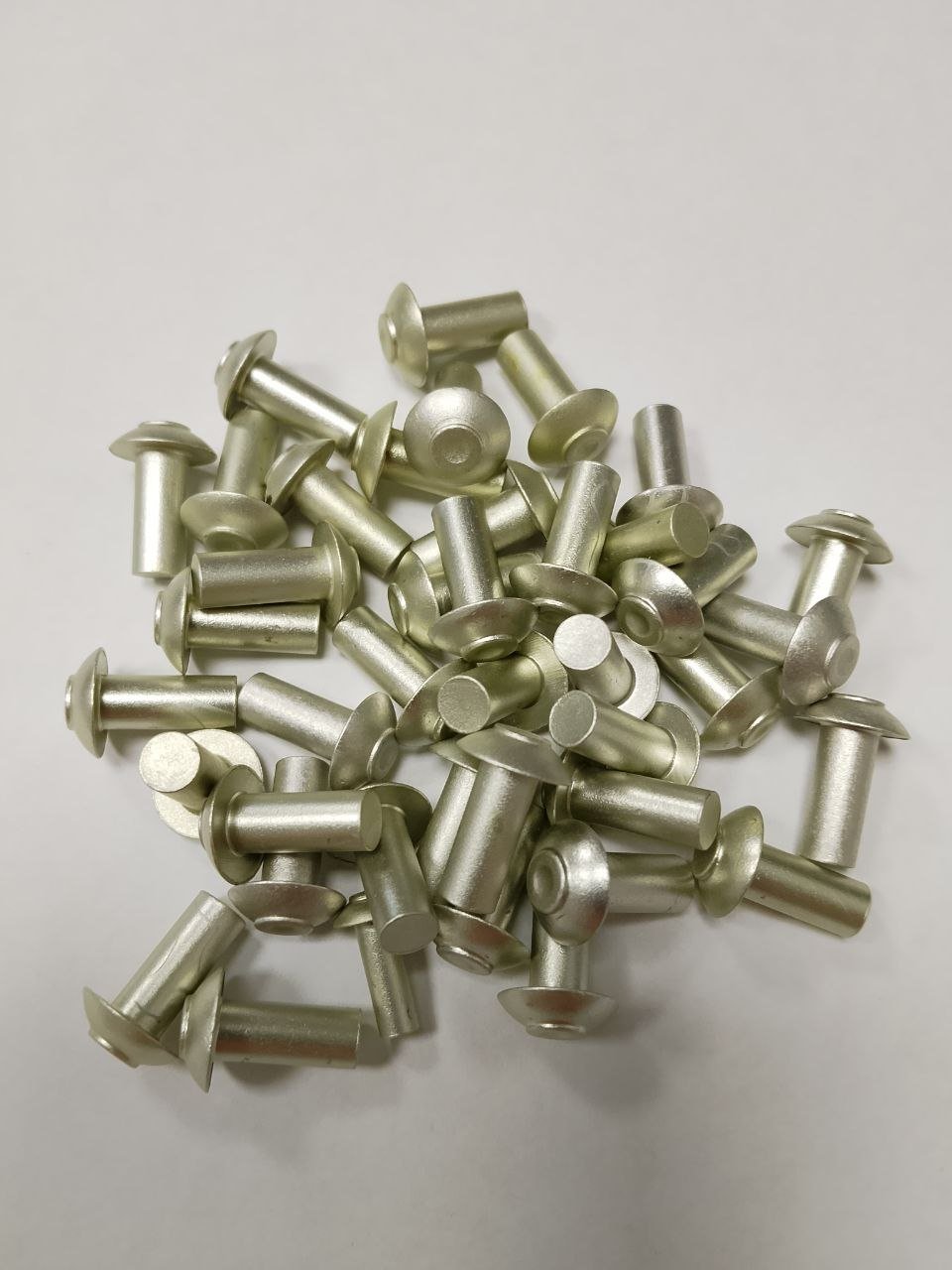 заклепка 34040.jpg