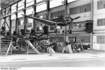 Bundesarchiv_Bild_101I-642-4711-08_2C_Produktion_von_Junkers_Ju_87.jpg