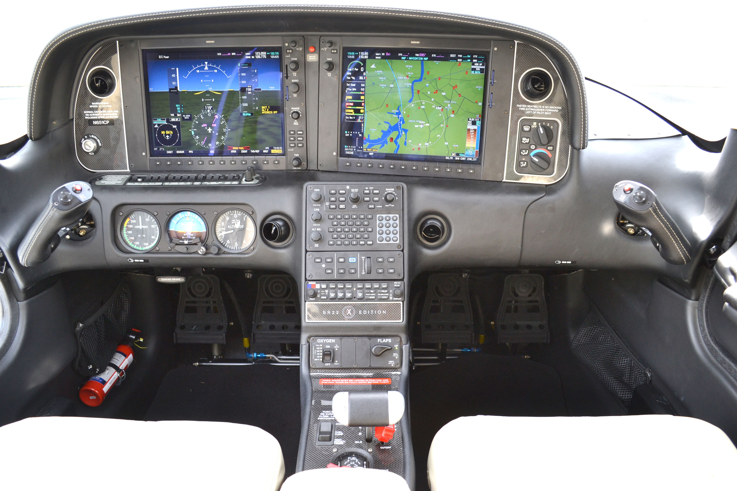 SR22TN_Perspective_Cockpit.jpg