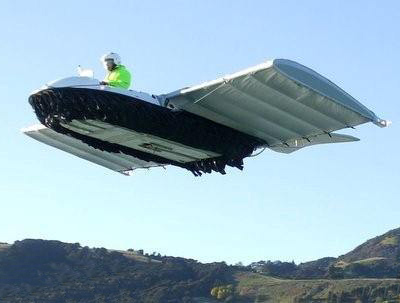 Flying_Hovercraft_WIG_in_air.jpg