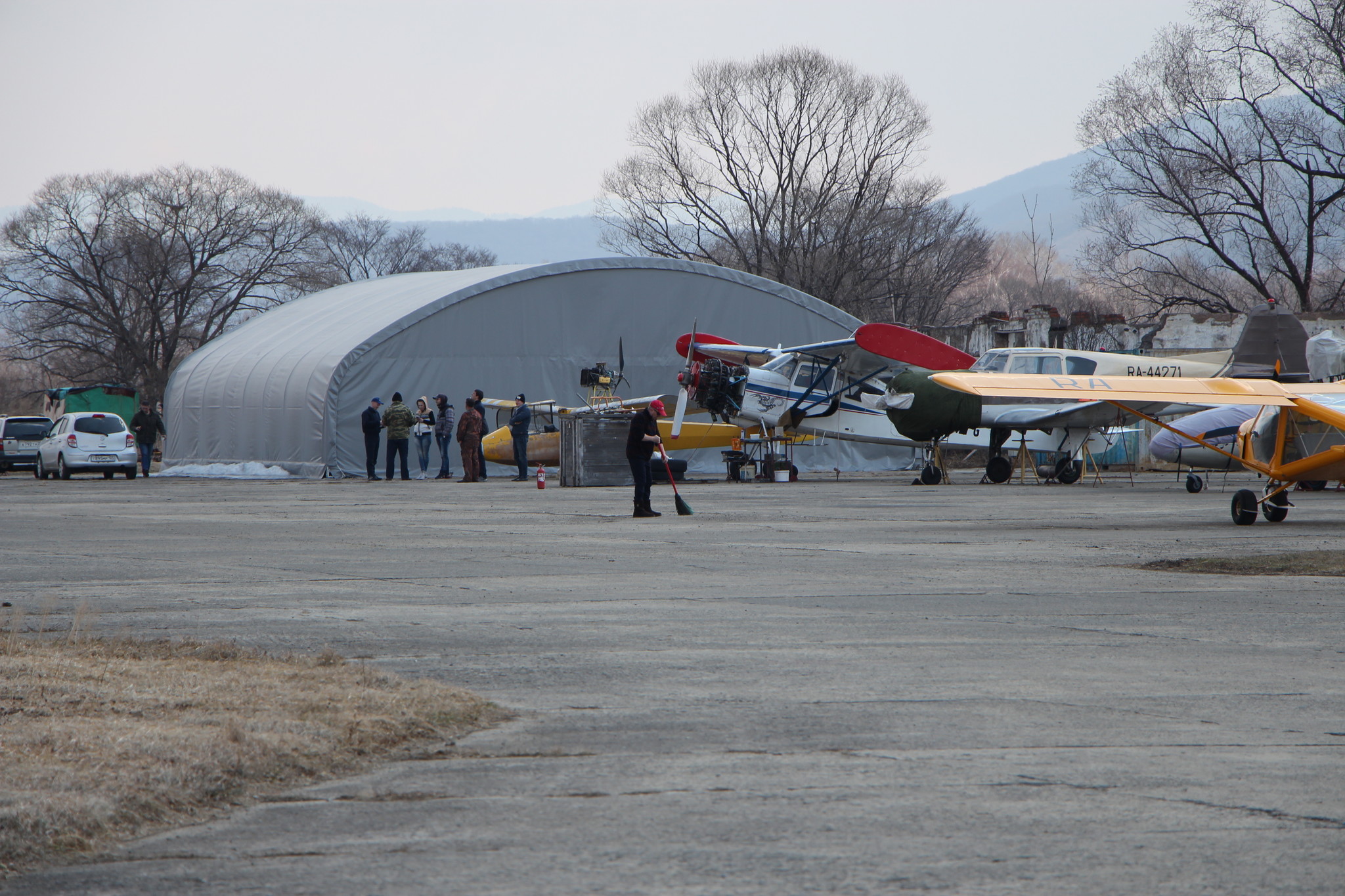 h-2409.jpg