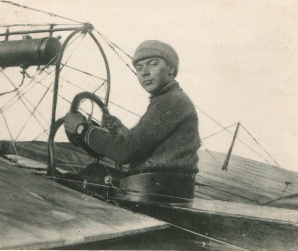3.Авиатор Н.Д.Анощенко. 1912 г