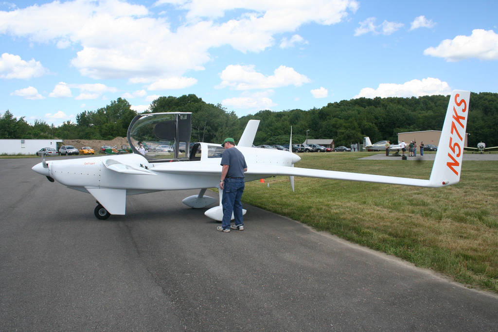 Rutan-Defiant-N57KS.jpg