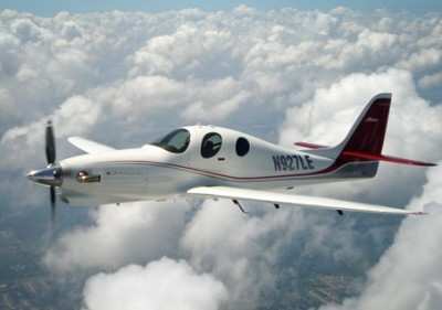 Lancair-Evolution-In-Flight-0710a.jpg