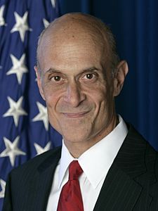 225px-Michael_Chertoff%2C_official_DHS_photo_portrait%2C_2007.jpg