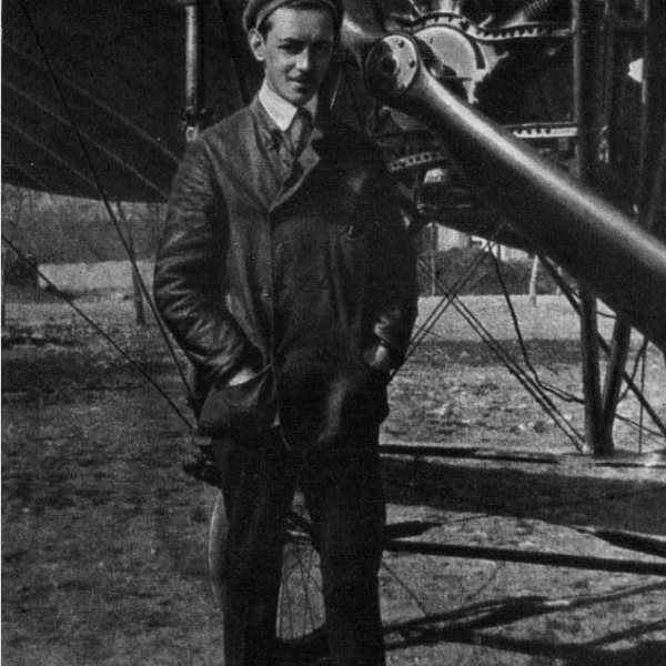 4.Константин Константинович Арцеулов около самолета Bleriot.XI 4.Константин Константинович Арцеулов около самолета Bleriot.XI