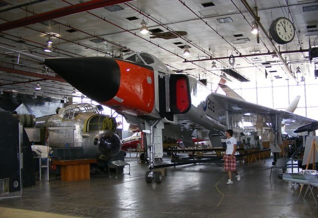 1487592946_avro_arrow_replica_canadianairandspacemuseum_toronto.jpg