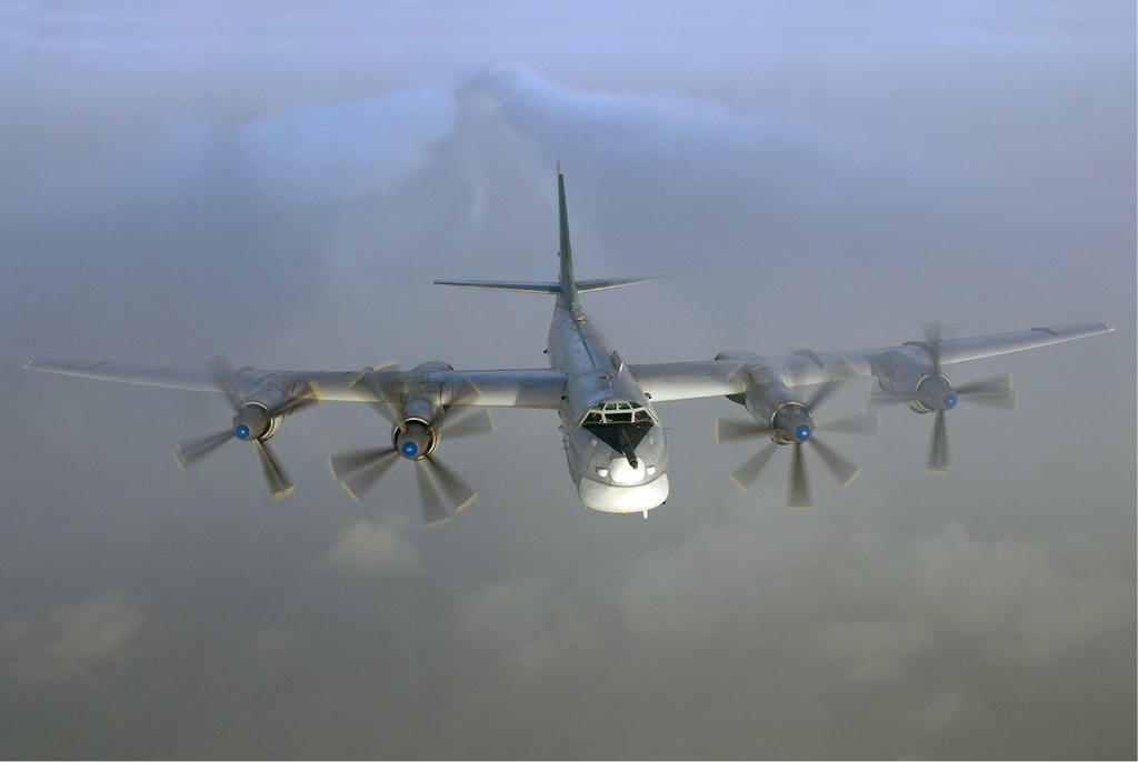 1024px-Tupolev_Tu-95_in_flight.jpg